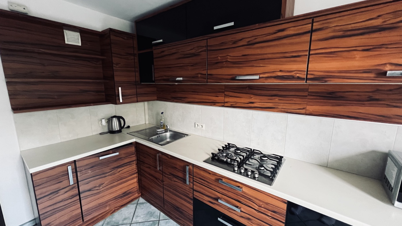 Shared kitchen in the Wrońskiego apartment, view 4